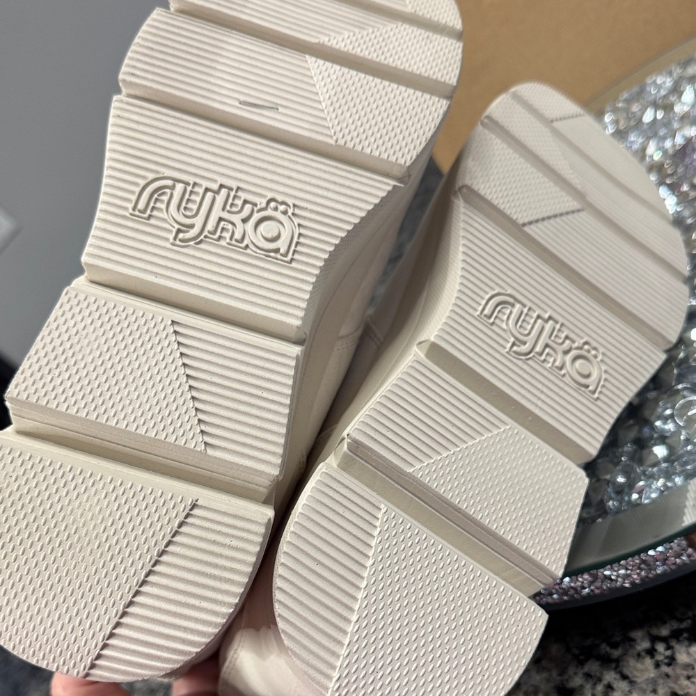 Ryka Candid Gardenia white Cream Ankle shoes NWT 9.5 - Picture 10 of 13